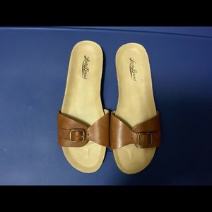 New! Lucky Brand sandals